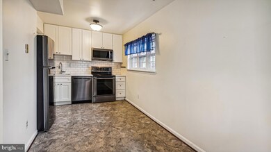 4194 Pleasant Meadow Ct unit 102C, Chantilly, VA 20151 - photo 4