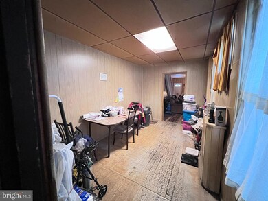 913 N 10th St, Reading, PA 19604 - photo 5