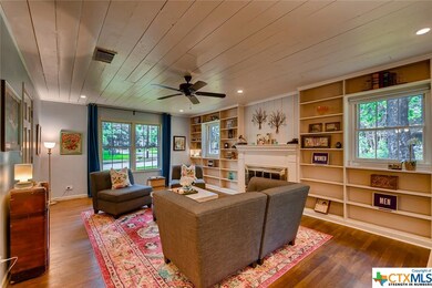 801 W San Antonio St, San Marcos, TX 78666 - photo 3