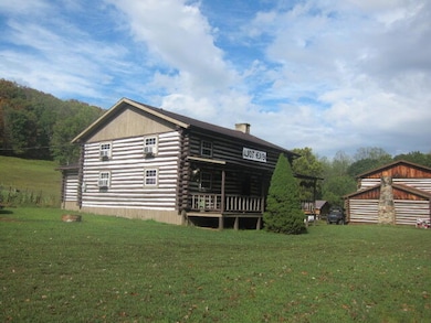 306 Falls View Ln, Shady Spring, WV 25918 - photo 2