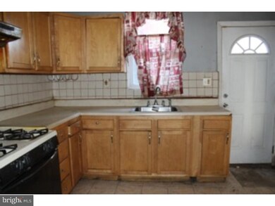 724 York St, Camden, NJ 08102 - photo 3