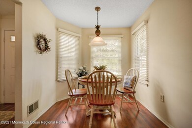 6 - Breakfast Area