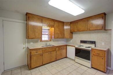 3015 Meadows Dr, Texarkana, TX 75501 - photo 5