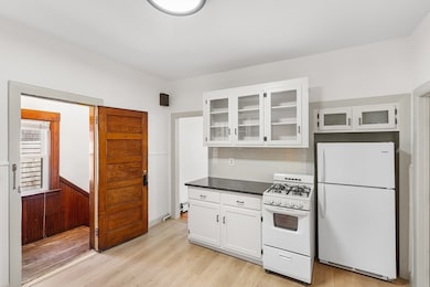 31 Hunting St unit 2, Cambridge, MA 02141 - photo 2