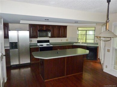 12525 Cliffcreek Dr, Huntersville, NC 28078 - photo 4