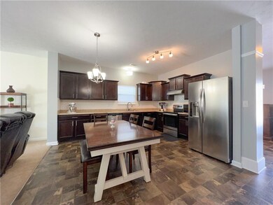 2475 Blackthorn Dr, Franklin, IN 46131 - photo 2