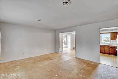 08-Living Room