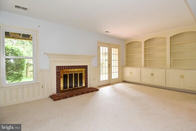 6813 Mclean Province Cir, Falls Church, VA 22043 - photo 7