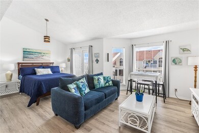 Cute floor plan for this studio condo. Queen Bed a