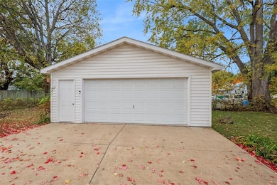 2818 Bowdoin St, Des Moines, IA 50313 - photo 3