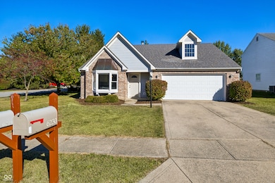 6230 Valleyview Dr, Fishers, IN 46038 - photo 3