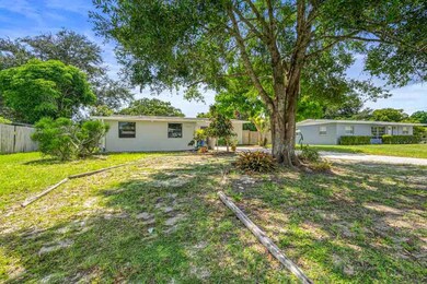 2213 2nd St SW, Vero Beach, FL 32962 - photo 2