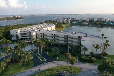 221 NE Plantation Rd unit 215, Stuart, FL 34996 - photo 2