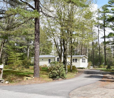 8 Galaxy Way - exterior 4