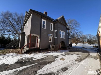 719 W Adams Rd, Macomb, IL 61455 - photo 3