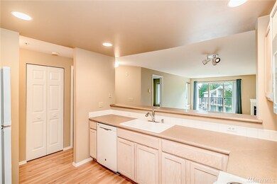 2001 120th Place SE unit 4-304, Everett, WA 98208 - photo 4