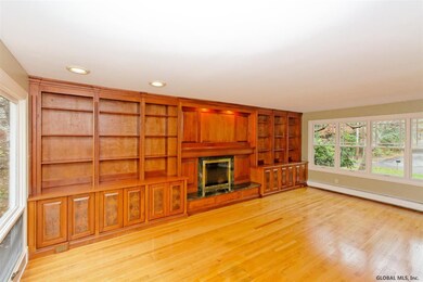 4 Graffunder Dr, Albany, NY 12204 - photo 3