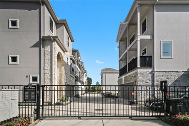 1430 W 34th 1/2 St, Houston, TX 77018 - photo 3