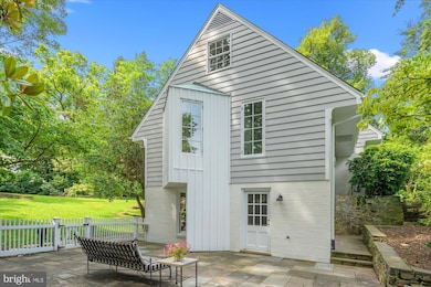 8519 Longfellow Place, Chevy Chase, MD 20815 - photo 3