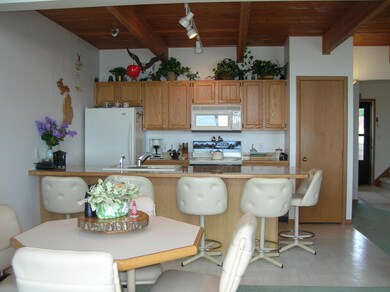 Dining room/kitchen