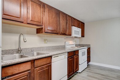 5152 River Glen Dr unit 465, Las Vegas, NV 89103 - photo 5