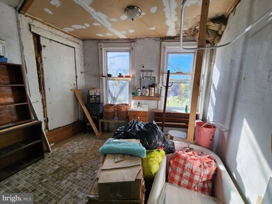 1801 Hope St, Baltimore, MD 21202 - photo 4