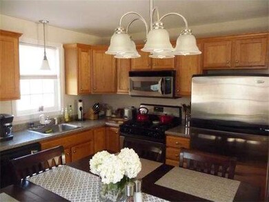 279 Stackpole St unit B, Lowell, MA 01852 - photo 7