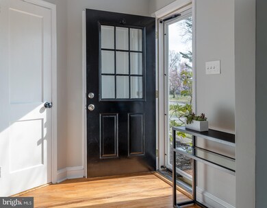 402 Golfview Rd, Wallingford, PA 19086 - photo 2