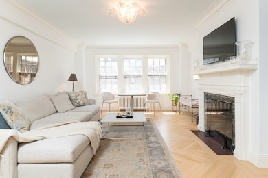 50 Commonwealth Ave unit 605, Boston, MA 02116 - photo 2