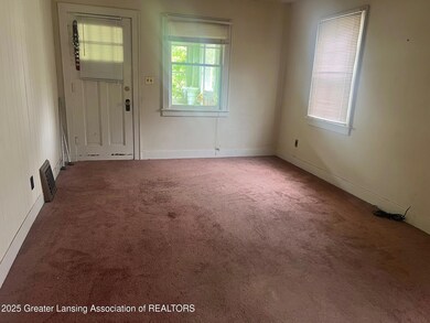 907 Lenore Ave, Lansing, MI 48910 - photo 4