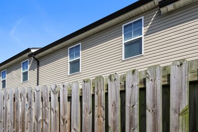 003-photo-rear-view-13656423
