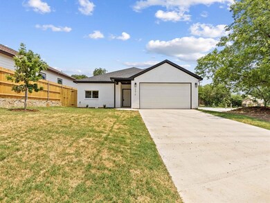 2614 NW 31st St, Fort Worth, TX 76106 - photo 5