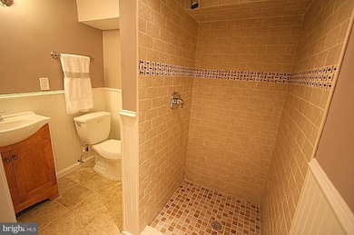 5716 Forest Rd, Cheverly, MD 20785 - photo 5