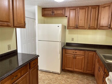 6123 Ridgewood Dr, Zephyrhills, FL 33542 - photo 7