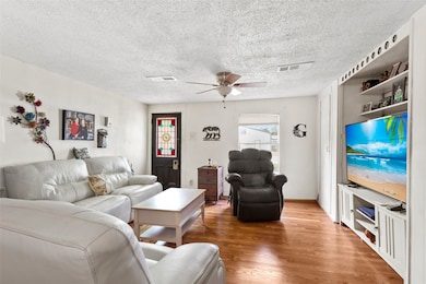 405 N Magnolia St, Highlands, TX 77562 - photo 6