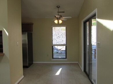 Breakfast/Dining area