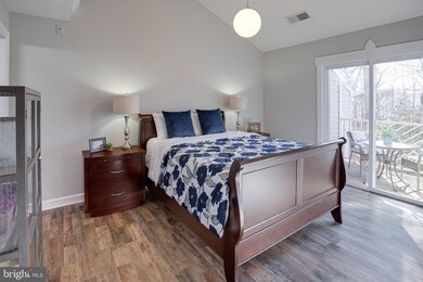 12233 Fairfield House Dr unit 213B, Fairfax, VA 22033 - photo 3