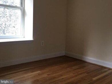 8904 Shamrock Ct, Springfield, VA 22152 - photo 5