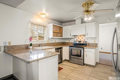 952 Desert View Dr, Sparks, NV 89434 - photo 7