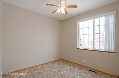 346 Evergreen Cir unit 346, Gilberts, IL 60136 - photo 5