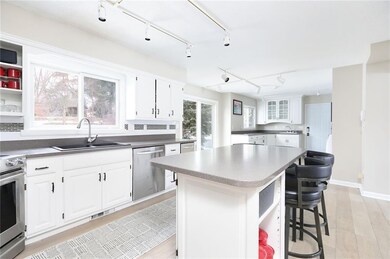 3310 Southern Hills Dr, Des Moines, IA 50321 - photo 3