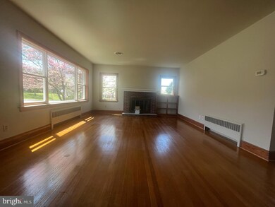 300 Harrison Ave, Waynesboro, PA 17268 - photo 4