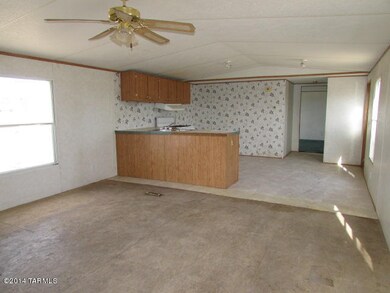 022-185565 Great room 3