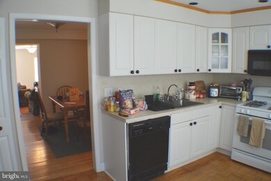 107 Carson St, Philadelphia, PA 19127 - photo 5