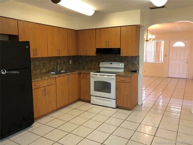 730 SW 5th Ave, Hallandale Beach, FL 33009 - photo 5