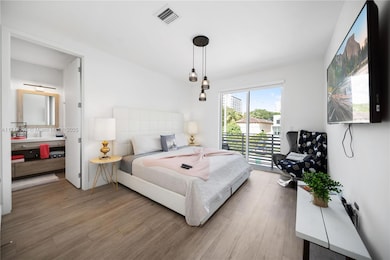 3570 SW 23rd St unit 3570, Miami, FL 33145 - photo 5