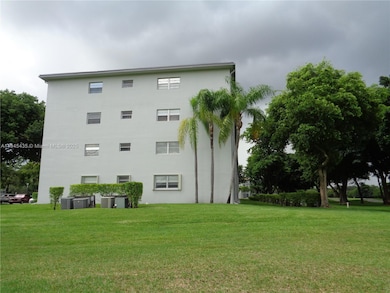 251 SW 132nd Way unit 315H, Pembroke Pines, FL 33027 - photo 7