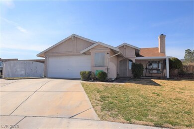FRONT LAWN, CUL DE SAC HOME