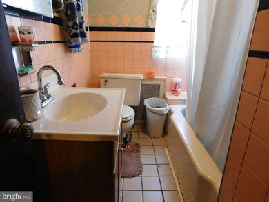 28 E Ridge St, Coaldale, PA 18218 - photo 7