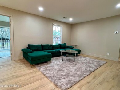 7 Seattle Ct unit 5, Freehold, NJ 07728 - photo 5